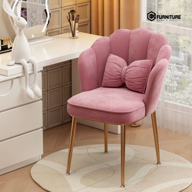 The chair features a modern and sophisticated design, with thick and plush cushioning ensuring extended seating comfort